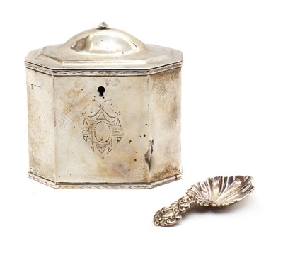 Lot 3 - An Edwardian silver tea caddy