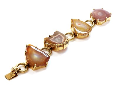 Lot 284 - An Austrian gold agate bracelet