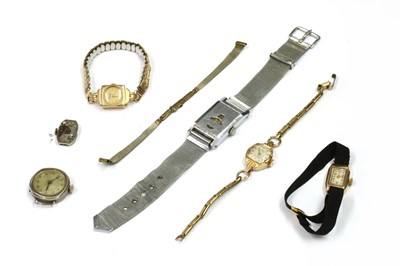 Lot 304 - A small quantity of watches