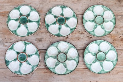 Lot 286 - A set of eighteen Longchamp majolica oyster plates
