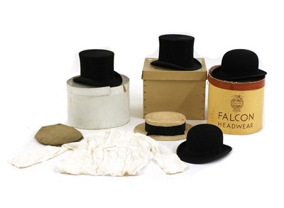 Lot 250 - A collection of six various hats