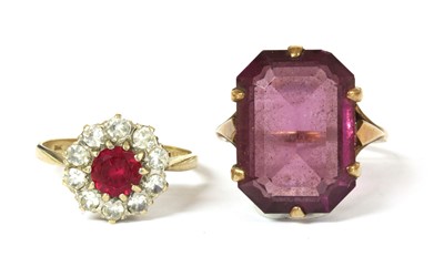 Lot 174 - Two 9ct gold rings