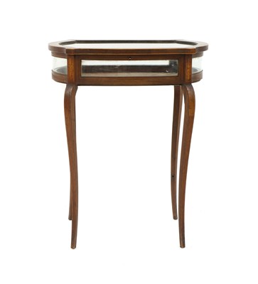 Lot 614 - An Edwardian mahogany bjouterie table