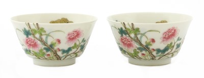 Lot 375 - A pair of Chinese famille rose tea bowls