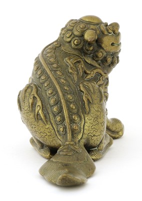 Lot 119 - A Chinese bronze paperweight