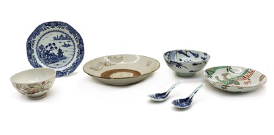 Lot 245 - A collection of miscellaneous ceramics