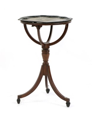 Lot 506 - An early 19th century mahogany globe stand