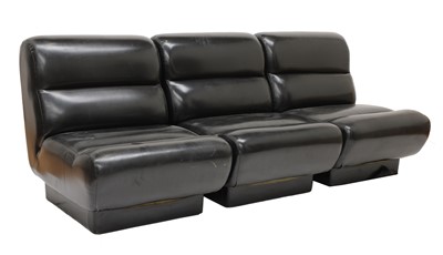 Lot 722 - A Dreipunkt three-part modular settee
