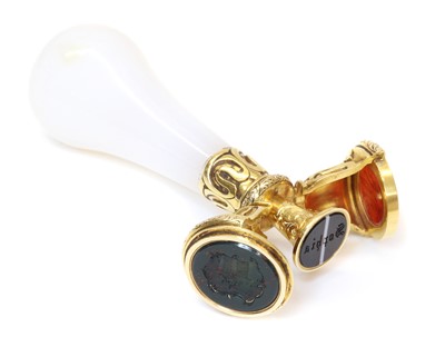 Lot 45 - A ladies' gold metamorphic desk seal, c.1860