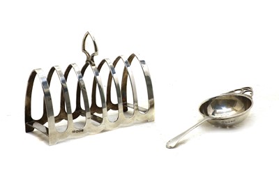 Lot 33 - A George IV silver toast rack