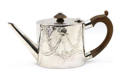 Lot 1 - A George III silver teapot