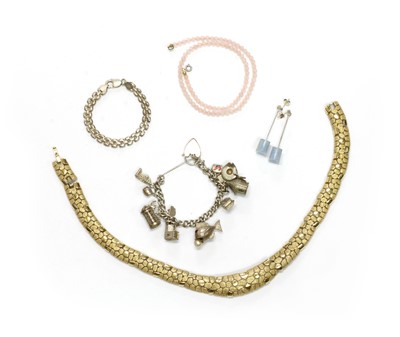 Lot 274 - A quantity of costume jewellery
