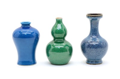 Lot 257 - A collection of three Chinese vases