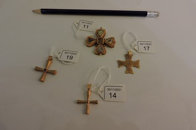 Lot 11 - A Byzantine high carat gold cross