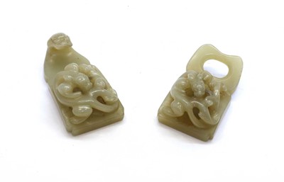 Lot 263 - A Chinese jade two-part belt buckle