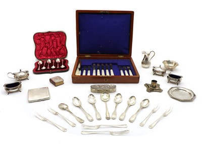 Lot 26 - A collection of various silver pieces