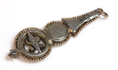 Lot 27 - A cased late 18th century Portuguese chrysolite pendant drop