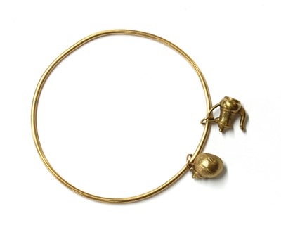 Lot 197 - An Italian gold bangle