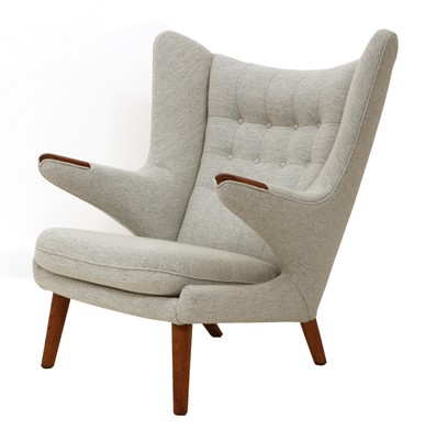 Lot 607 - An 'AP-19 Papa Bear' chair