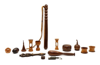 Lot 218 - A collection of treen