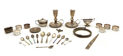 Lot 28 - A collection of silver items