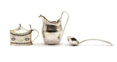 Lot 5 - A George III silver mustard pot