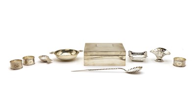 Lot 30A - A mixed lot of silver items