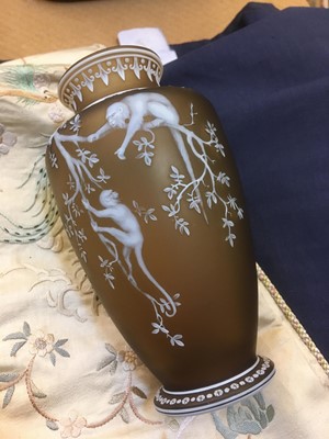 Lot 326 - A Thomas Webb & Sons Gem Cameo glass vase