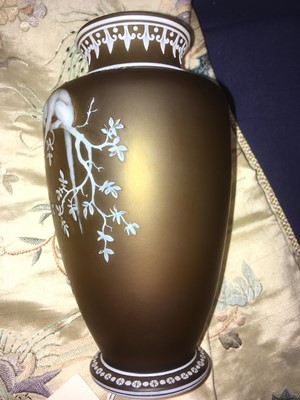 Lot 326 - A Thomas Webb & Sons Gem Cameo glass vase