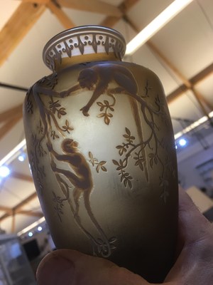 Lot 326 - A Thomas Webb & Sons Gem Cameo glass vase