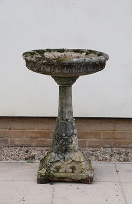 Lot 275 - A Haddonstone birdbath