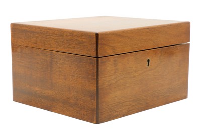 Lot 223 - A Dunhill mahogany humidor