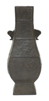 Lot 101 - A Chinese bronze vase