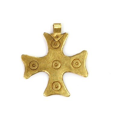 Lot 17 - A Byzantine high carat gold cross pendant