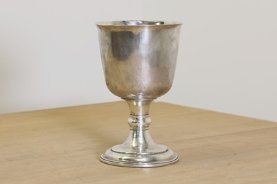 Lot 648 - A Queen Anne silver goblet