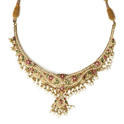 Lot 157 - An Indian gold cultured freshwater pearl, ruby and emerald necklace