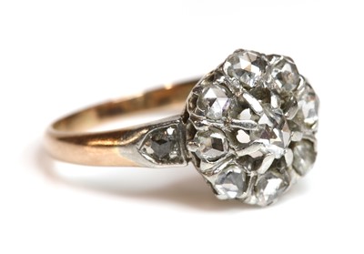 Lot 200 - An Edwardian diamond set cluster ring, c.1910