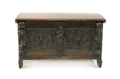 Lot 292 - An oak coffer