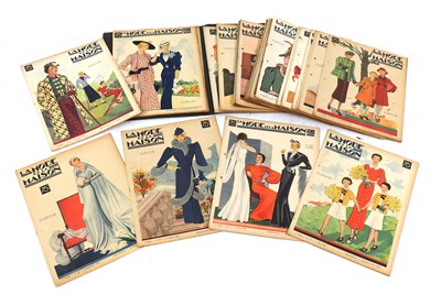 Lot 285 - ART DECO FASHION
