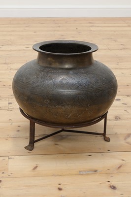 Lot 10 - An Indian bronze vase
