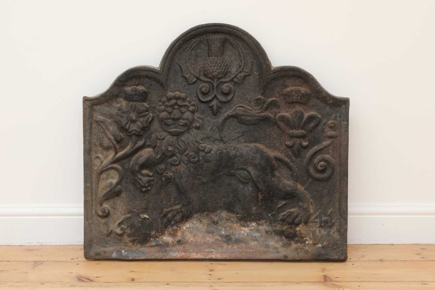 Lot 223 - A large cast iron fireback