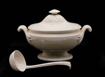Lot 110 - A creamware oval tureen