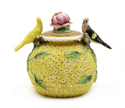 Lot 56 - A Spode Schneeballen style inkwell