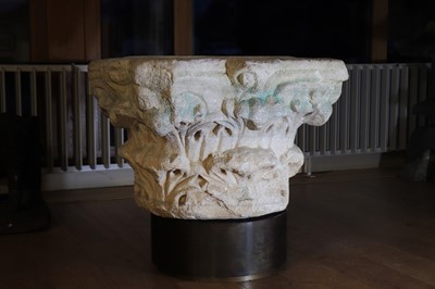 Lot 86 - A Roman marble column capital of the Corinthian order