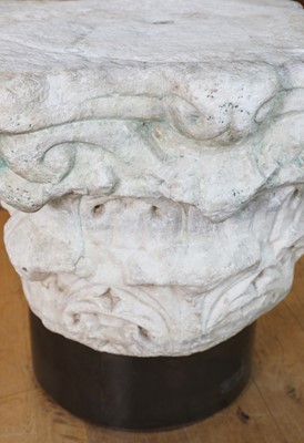 Lot 86 - A Roman marble column capital of the Corinthian order
