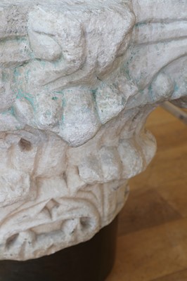 Lot 86 - A Roman marble column capital of the Corinthian order