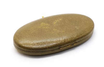 Lot 67 - An Edwardian silver gilt sewing etui