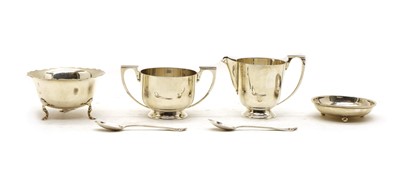 Lot 6 - A collection of silver items