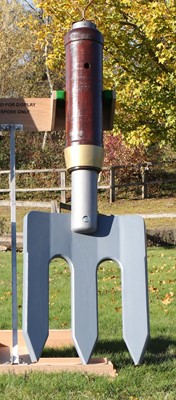 Lot 143 - GARDEN FORK BIRD BOX