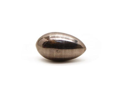 Lot 14 - A George III egg-shaped silver nutmeg grater